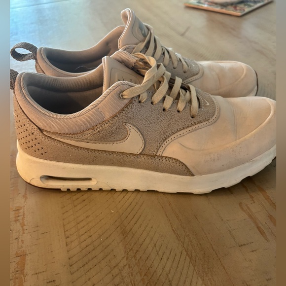 Tan Leather Nike Air Max Thea shoe - Picture 3 of 5